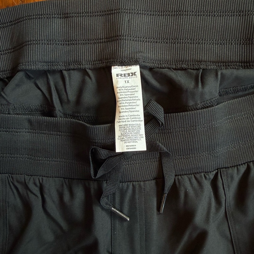 NWT RBX Wome’s Black Athletic Cropped Cargo Pants - Picture 6 of 7